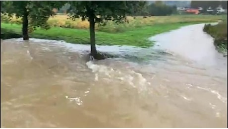 Maltempo a Vicenza, il torrente Rana rompe gli argini a Monte di Malo