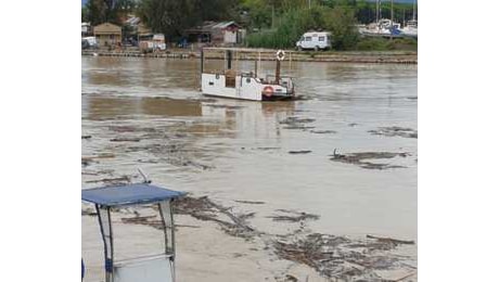 Il fiume Cecina ha rotto gli argini, l'assessore regionale Monni in sopralluogo sui luoghi colpiti