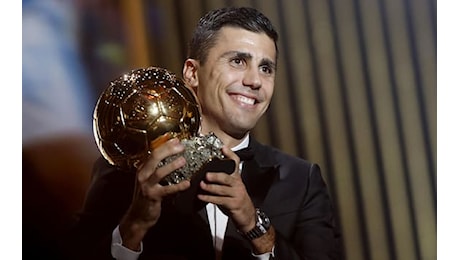 Pallone d'Oro 2024, vince Rodri: 'Premio dedicato a Xavi, Iniesta e Casillas'