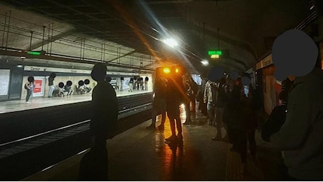 Metro B ferma tra Castro Pretorio e Laurentina per black out dovuto al maltempo. Bus sostitutivi