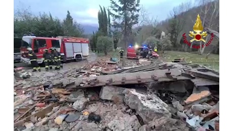 Esplode villetta in provincia di Lucca, un morto a Molazzana