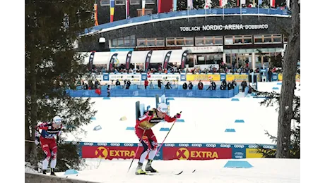 Klaebo cala il tris e vince la sprint TC a Lago di Tesero, buon 4° Pellegrino. Faehndrich trionfa tra le donne