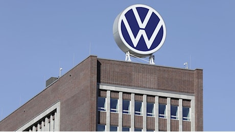 Volkswagen, i lavoratori preparano scioperi di massa in Germania a dicembre