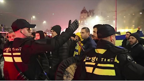 Indagini su 45 persone per i fatti di Amsterdam