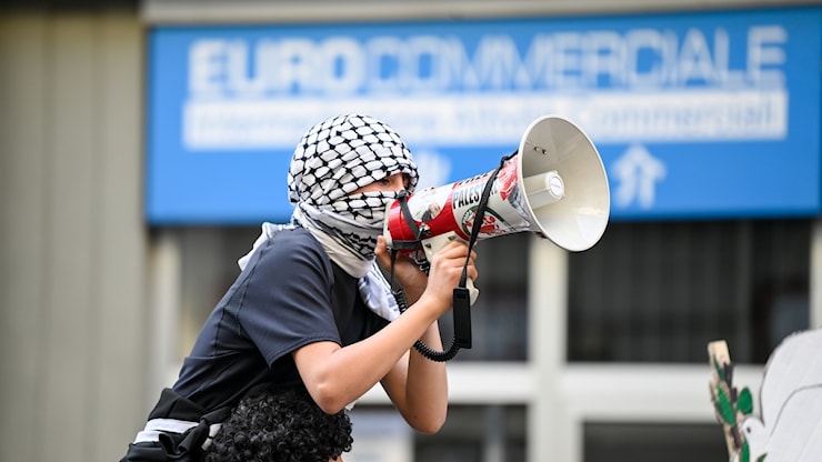 Milano, La Russa sugli scontri al corteo pro Palestina: «Vergognose aggressioni, in troppi scherzano con il fuoco» - Corriere della Sera Milano, La Russa sugli scontri al corteo pro Palestina: «Vergognose aggressioni, in troppi scherzano con il fuoco» - Corriere della Sera