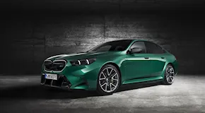 BMW M5 2024, prezzo e caratteristiche della berlina sportiva...
