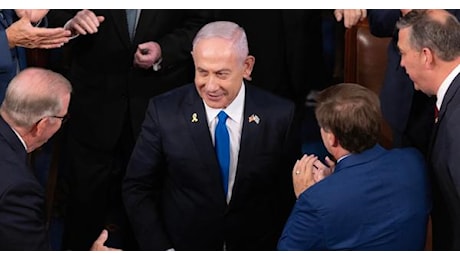 Netanyahu al Congresso Usa rende omaggio a Trump