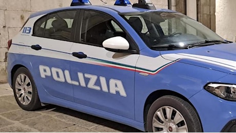 Uomo trovato morto per strada a Milano, colpito da coltellate