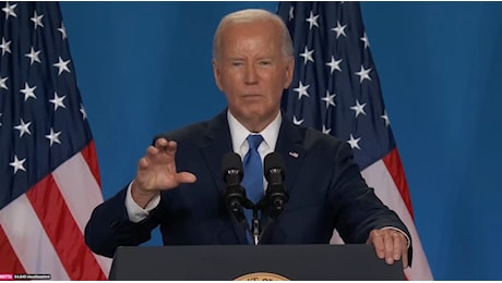 Joe Biden non molla: «Io il più qualificato per vincere». Nuovo lapsus su Kamala Harris: la chiama «Trump» - Il video