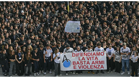 Santo Romano ucciso a San Sebastiano a Vesuvio, la famiglia: «Non ha mai lanciato pietre»