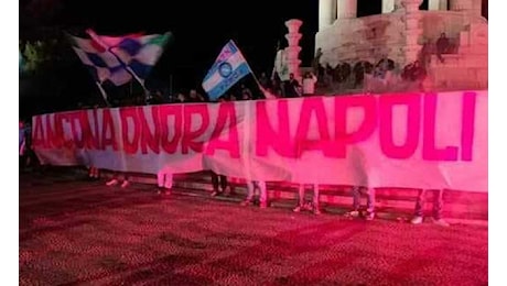 Tragedia a Scampia, bellissimo striscione degli ultras dell'Ancona (FOTO)