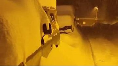 Arriva la prima neve al nord, tra Piemonte e Lombardia. Fiocchi bianchi anche a Torino