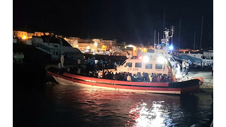 Naufragio vicino a Lampedusa: 20 dispersi, 7 salvati