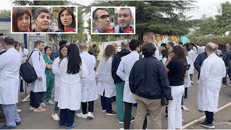 Aggressioni al Policlinico di Foggia, tanti camici bianchi in strada per dire basta alle violenze in corsia