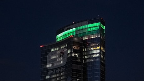 Perché alcuni palazzi di Milano si illumineranno di verde