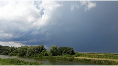 Protezione civile. Allerta meteo gialla per temporali, dalla mezzanotte di oggi mercoledì 16 ottobre per 24 ore