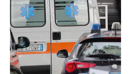 Rimini, si getta dal 5 piano con il figlio di 6 anni in braccio: morti sul colpo
