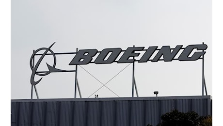 Boeing taglia il 10% della forza lavoro e annuncia nuovi ritardi sul modello 777X