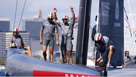 Luna Rossa alle finali della Louis Vuitton Cup in diretta, le regate di oggi contro Ineos Britannia: agli italiani la prima gara