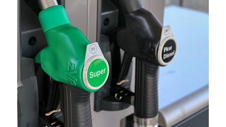 Il Regno Unito ha deciso: stop a benzina e diesel nel 2030