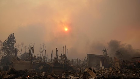 Incendi a Los Angeles: nessun italiano ferito, evacuazioni in corso