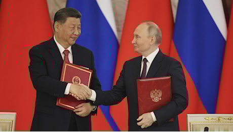 Siamo a caro amico. Xi a Mosca da Putin, per dire a Trump che non li può separare (di M. Lupis)
