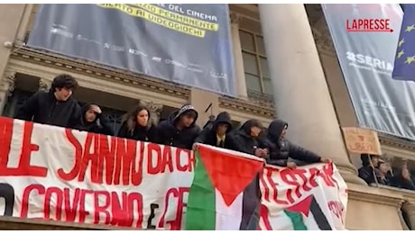 No Meloni day, a Torino gli studenti occupano la Mole Antonelliana