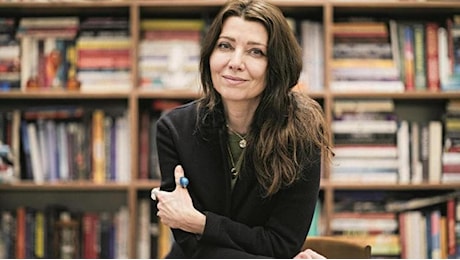 Elif Shafak inaugura la Fiera di Francoforte: “La democrazia è a rischio. Gli scrittori non possono stare a guardare”