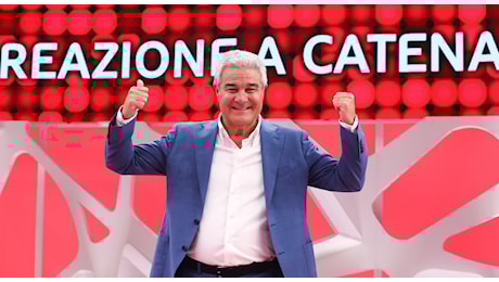 Pino Insegno torna a Reazione a Catena: quando parte, le novità e la chiusura anticipata