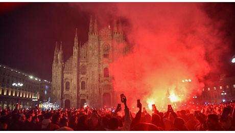 Milano, molestie in piazza Duomo a Capodanno: l’ipotesi del rituale arabo. La denuncia della studentessa belga