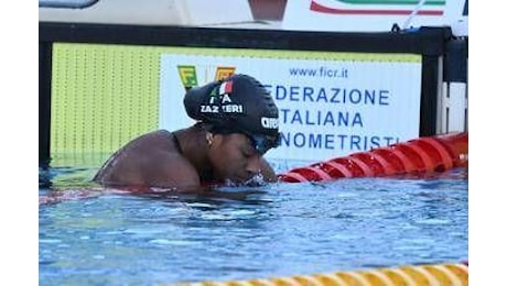 Nuoto, Sara Curtis batte record Federica pellegrini nei 100 stile libero
