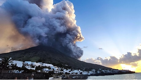 Sotto il vulcano: l'estate estrema di Stromboli. “Ma iddu non fa paura”