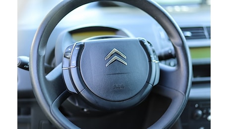 Airbag Takata difettosi, via libera alla class action italiana contro Stellantis, Psa e Citroën