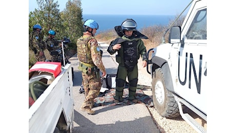 Otto razzi contro la base italiana di Shama. Nuovo attacco a Unifil nel sud del Libano