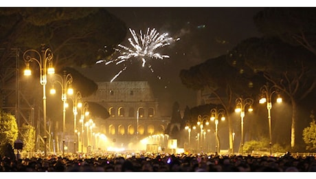 Zone rosse a Milano e botti vietati ovunque (ma non a Napoli): le regole per il Capodanno nelle città