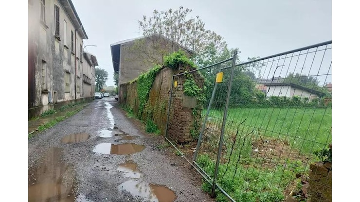 Violenza su una 14enne a Busto Arsizio: fermato in flagranza un ragazzo · LaC News24 - LaC News24 Violenza su una 14enne a Busto Arsizio: fermato in flagranza un ragazzo · LaC News24 - LaC News24