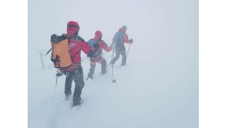 Quarta notte al gelo per i due alpinisti di Santarcangelo. Si tenterà con elicottero • newsrimini.it