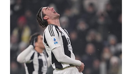 Vlahovic tiene sulle spine la Juve: fuori dal gruppo e ansia derby