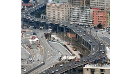 Genova, vento forte, Sopraelevata vietata a moto e scooter