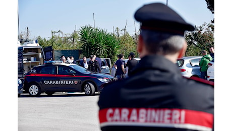 Bergamo, accoltellata da uomo davanti supermercato: grave una 39enne