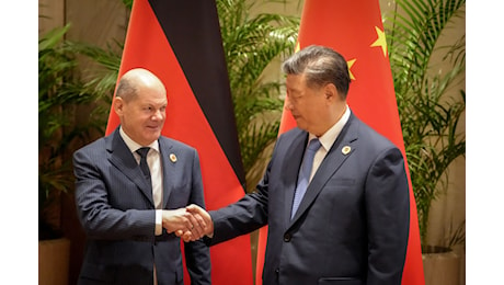 Dazi Ue sulle auto elettriche cinesi, Xi Jinping chiede a Scholz e alla Germania di mediare