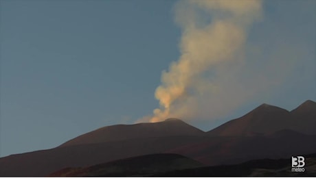 Cronaca eruzione Etna: intensa attività stromboliana - VIDEO