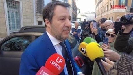 Governo, Salvini: Io al Viminale? Stessa attendibilità del calciomercato del Milan