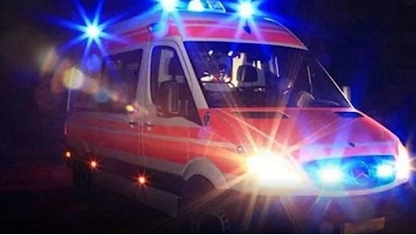 Scontro fra auto e ambulanza nel Foggiano, un morto e un ferito