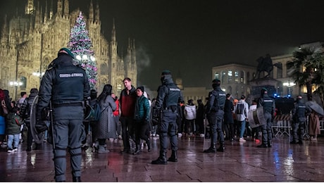 Milano, violenze a Capodanno in piazza Duomo. Accertamenti sulle dichiarazioni della turista belga