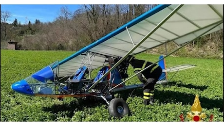 Deltaplano precipita sul cimitero ad Asiago