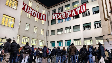 Virgilio, dopo il sit-in della preside arriva anche Valditara: “No all’occupazione”