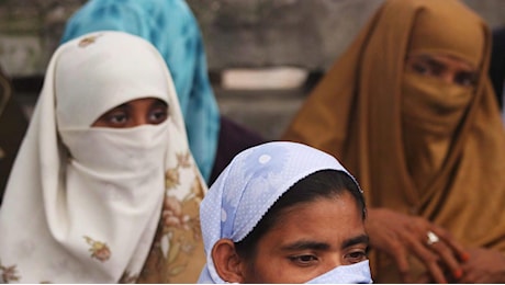 Botte alle figlie non brave musulmane, condannati in fuga