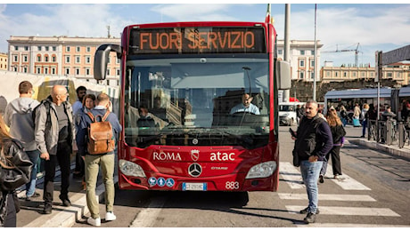 Sciopero generale 29 novembre trasporti: orari e fasce. Cgil e Uil confermano le 8 ore. Firmata la precettazione. Salvini: italiani hanno diritto alla mobilità