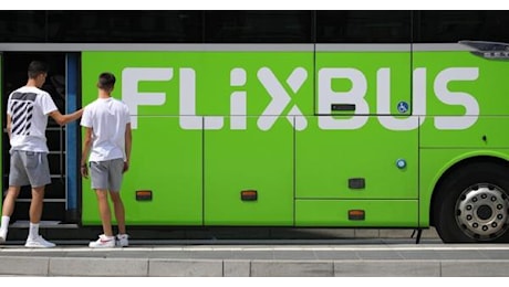 «Io, abbandonato a piedi sulla tangenziale, di notte, da Flixbus»: la denuncia di uno studente barese